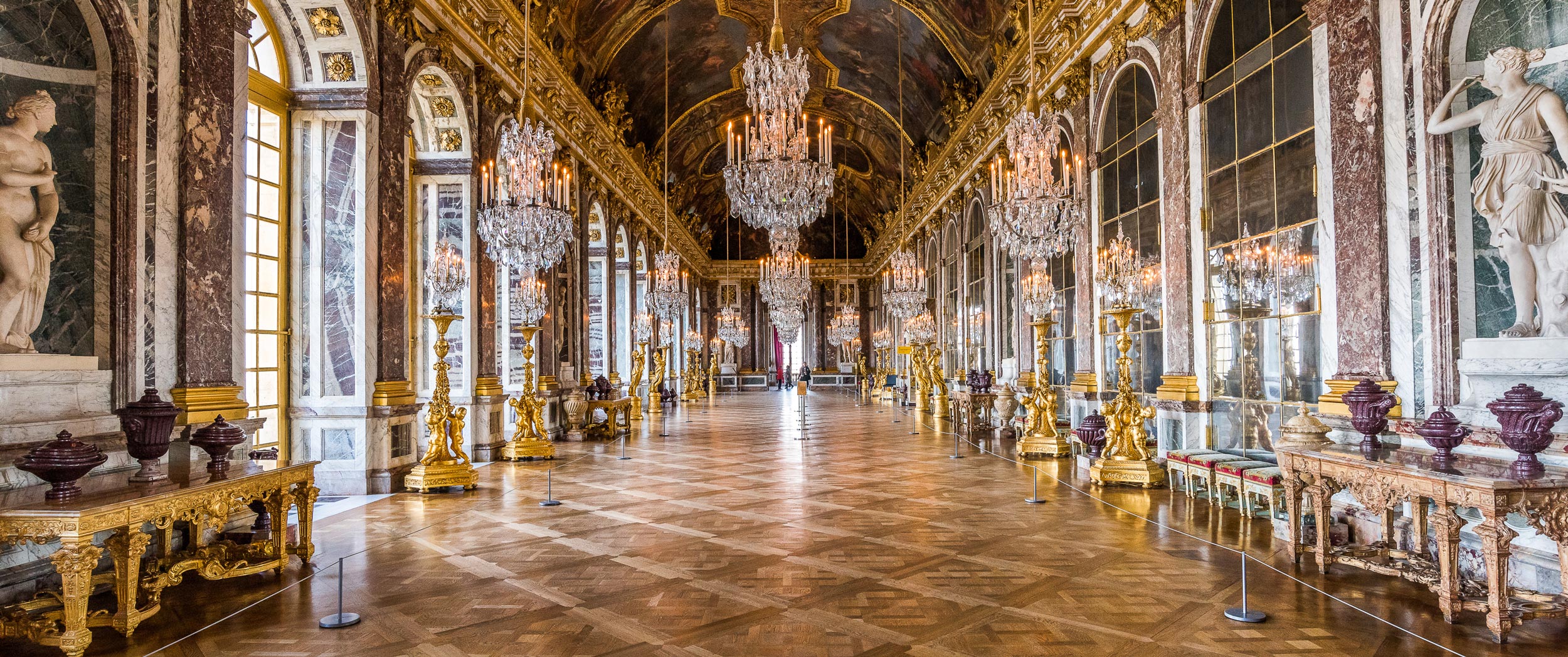 Версаль интерьер. Версальский дворец. Версаль. Версальский дворец дворцы Франции. Версальский дворец Версаль стиль Барокко.