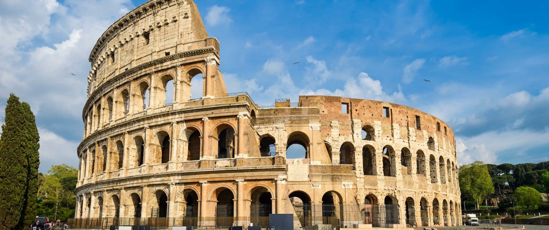 vespa-sidecar-tour-of-rome-colosseum