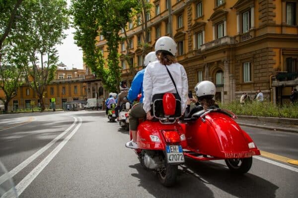 vespa-sidecar-tour-of-rome-teens-tour