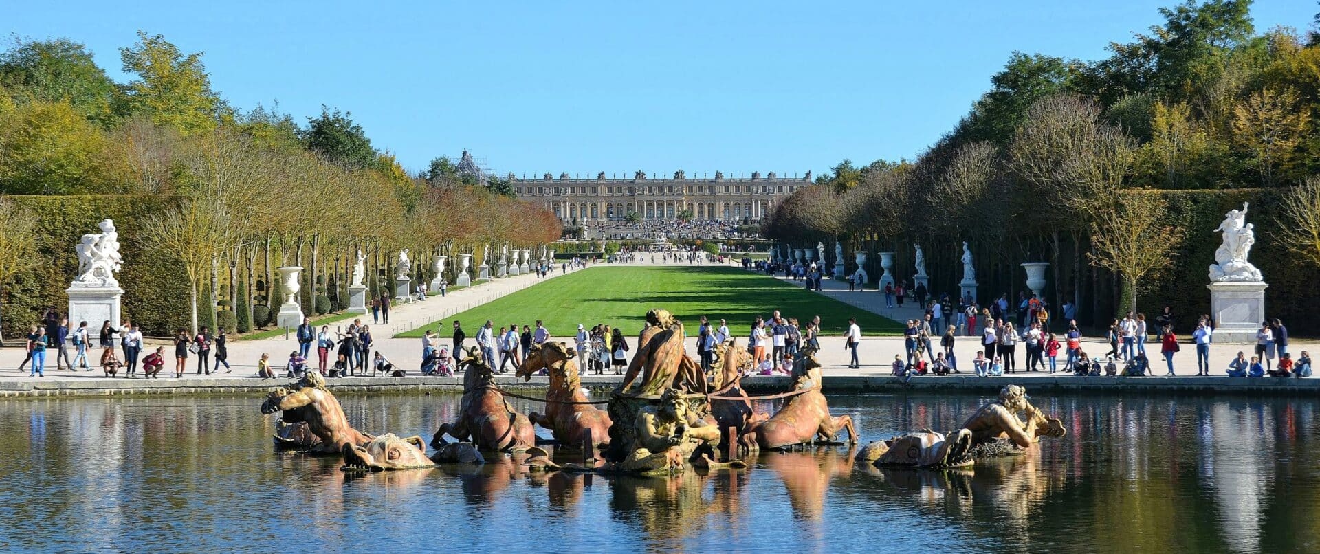 versailles-golf-cart-fountain