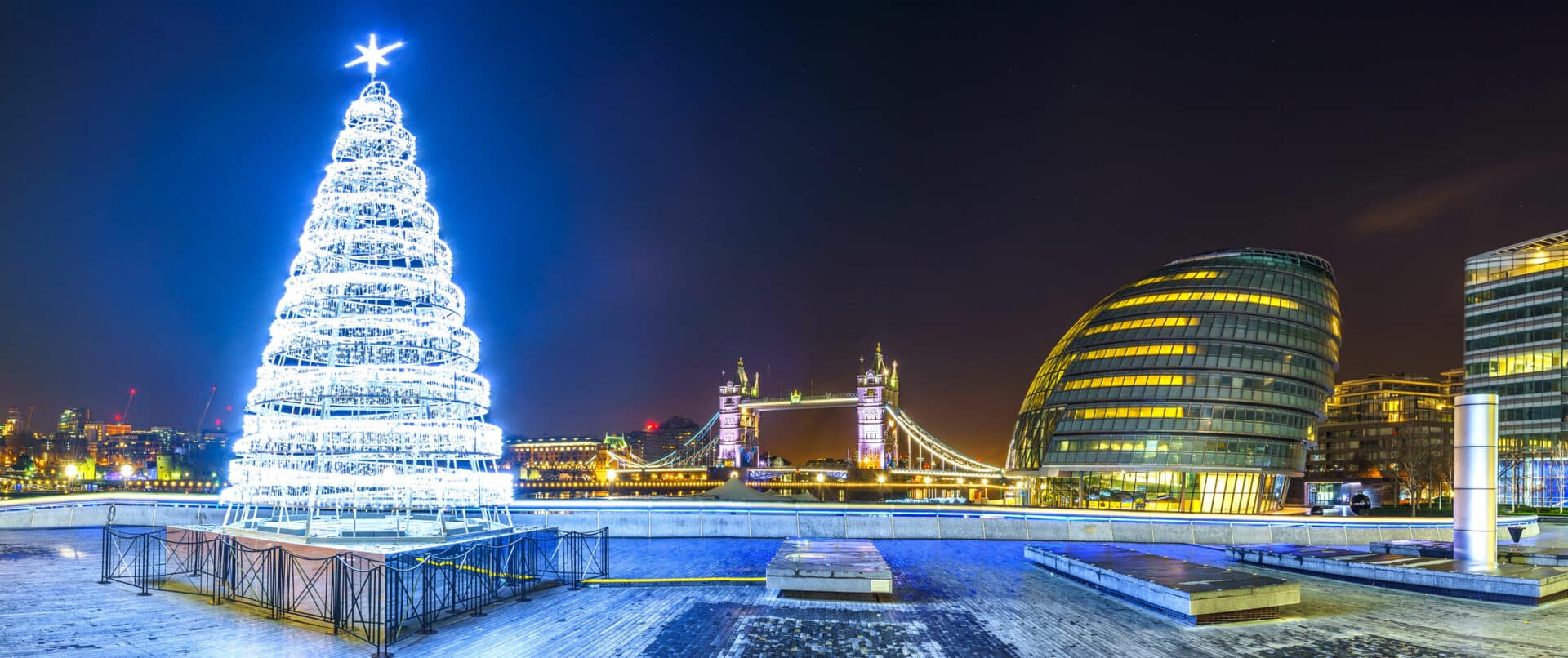 christmas-lights-black-cab-tour-london-by-night