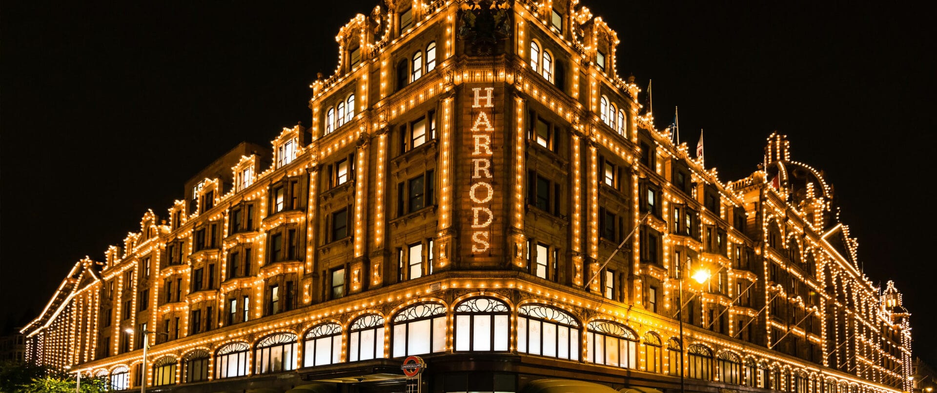 christmas-lights-black-cab-tour-london-harrods