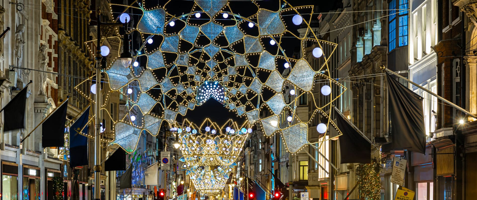 christmas-lights-black-cab-tour-london-private-family