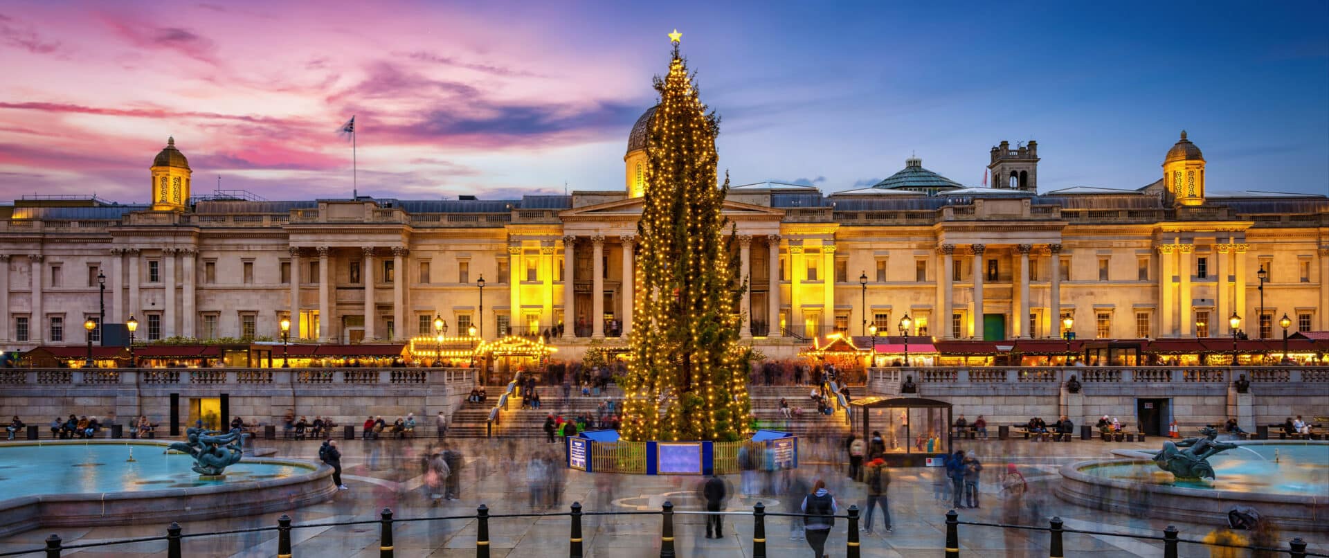 christmas-lights-black-cab-tour-london-trafalagar